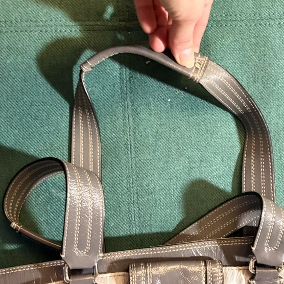 Coach Gray and Cream Signature Shoulder Bag - Picture 7 of 11